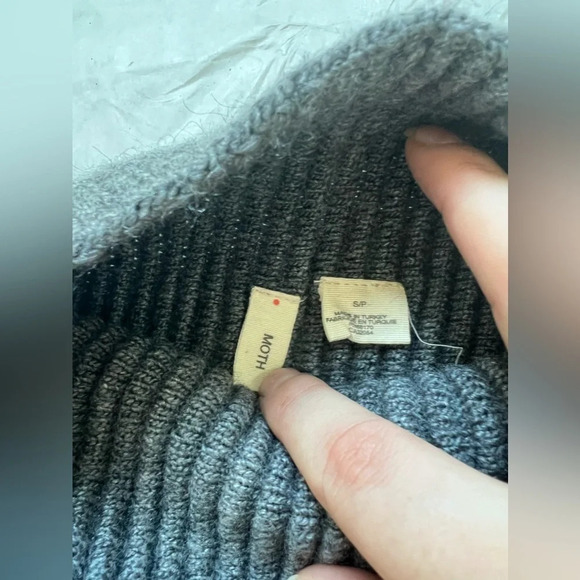 Moth Anthropologie gray short sleeve Mock Neck Contrasting Stitch sweater Size S - Picture 6 of 7